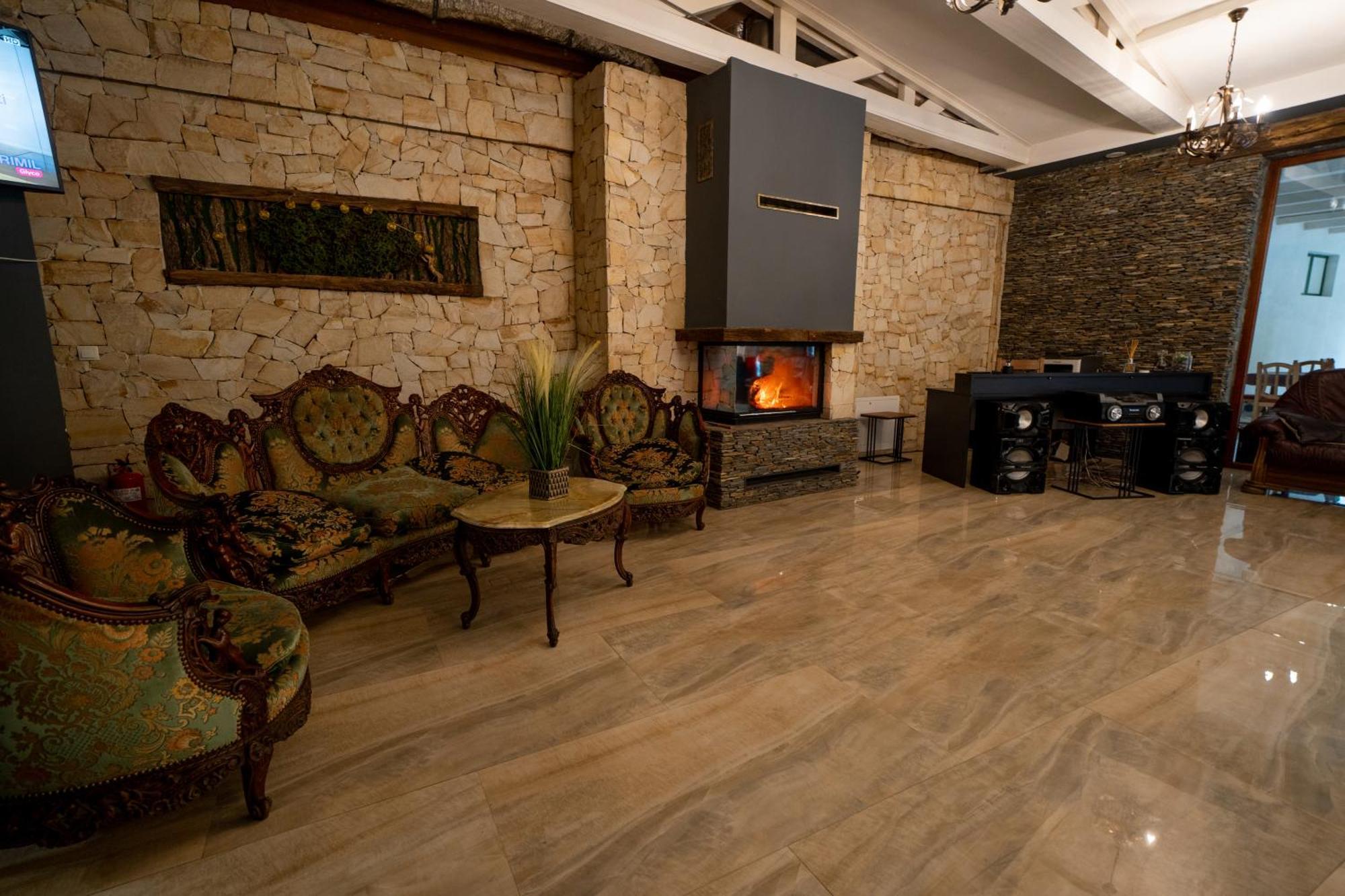 Popas Turistic Transfagarasan Hotel คือร์ตีโชอารา ภายนอก รูปภาพ