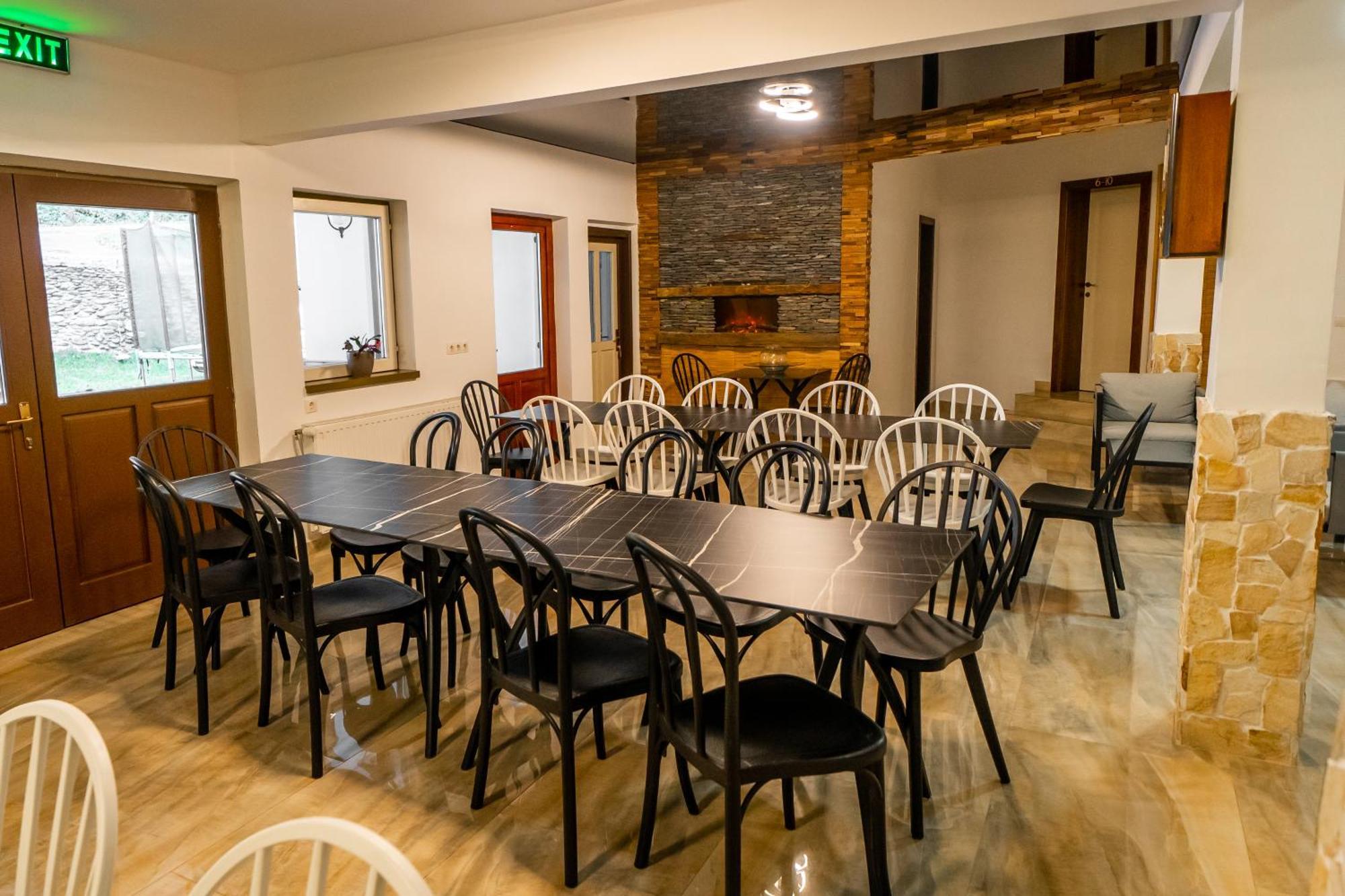 Popas Turistic Transfagarasan Hotel คือร์ตีโชอารา ภายนอก รูปภาพ