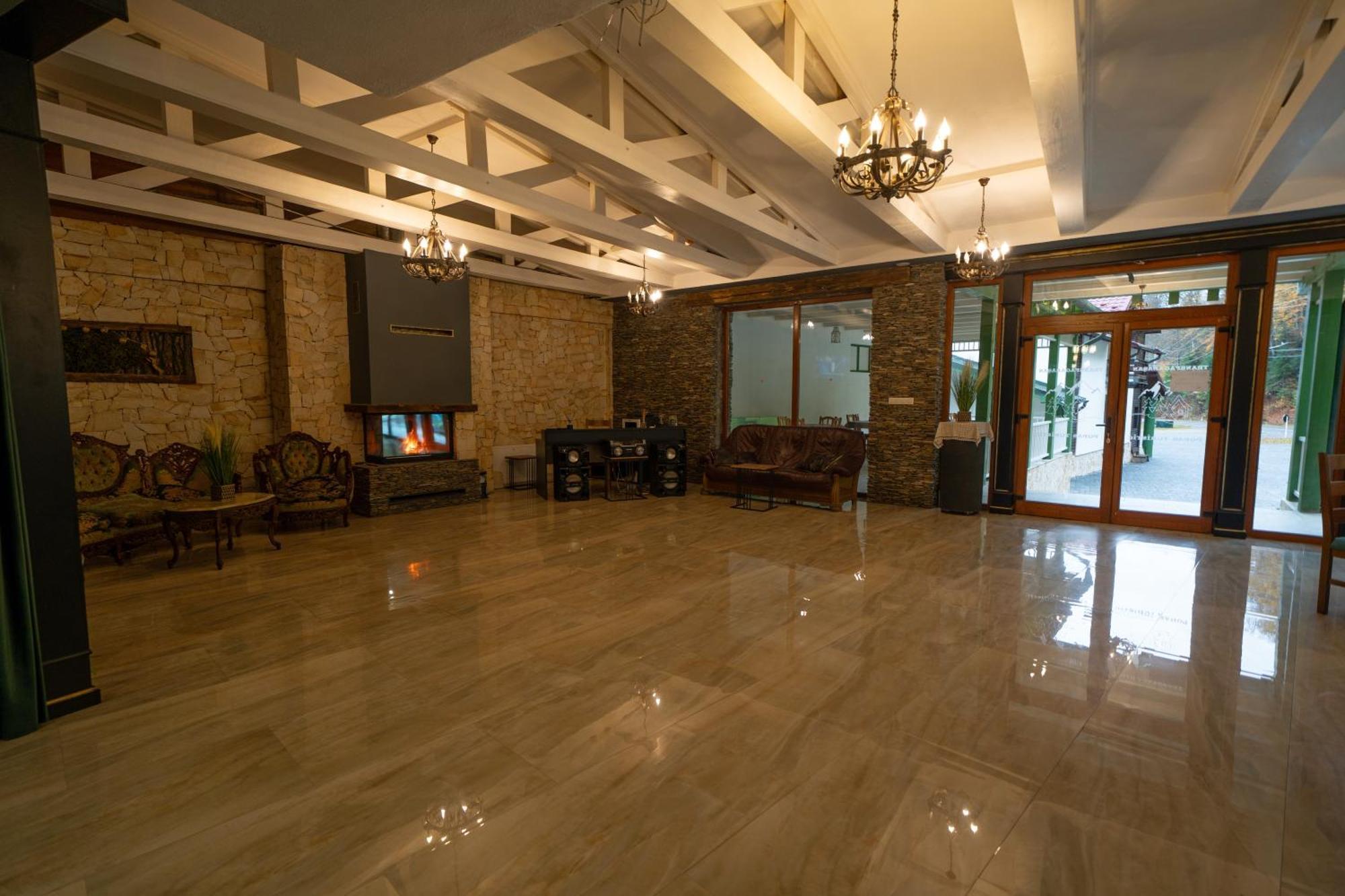 Popas Turistic Transfagarasan Hotel คือร์ตีโชอารา ภายนอก รูปภาพ