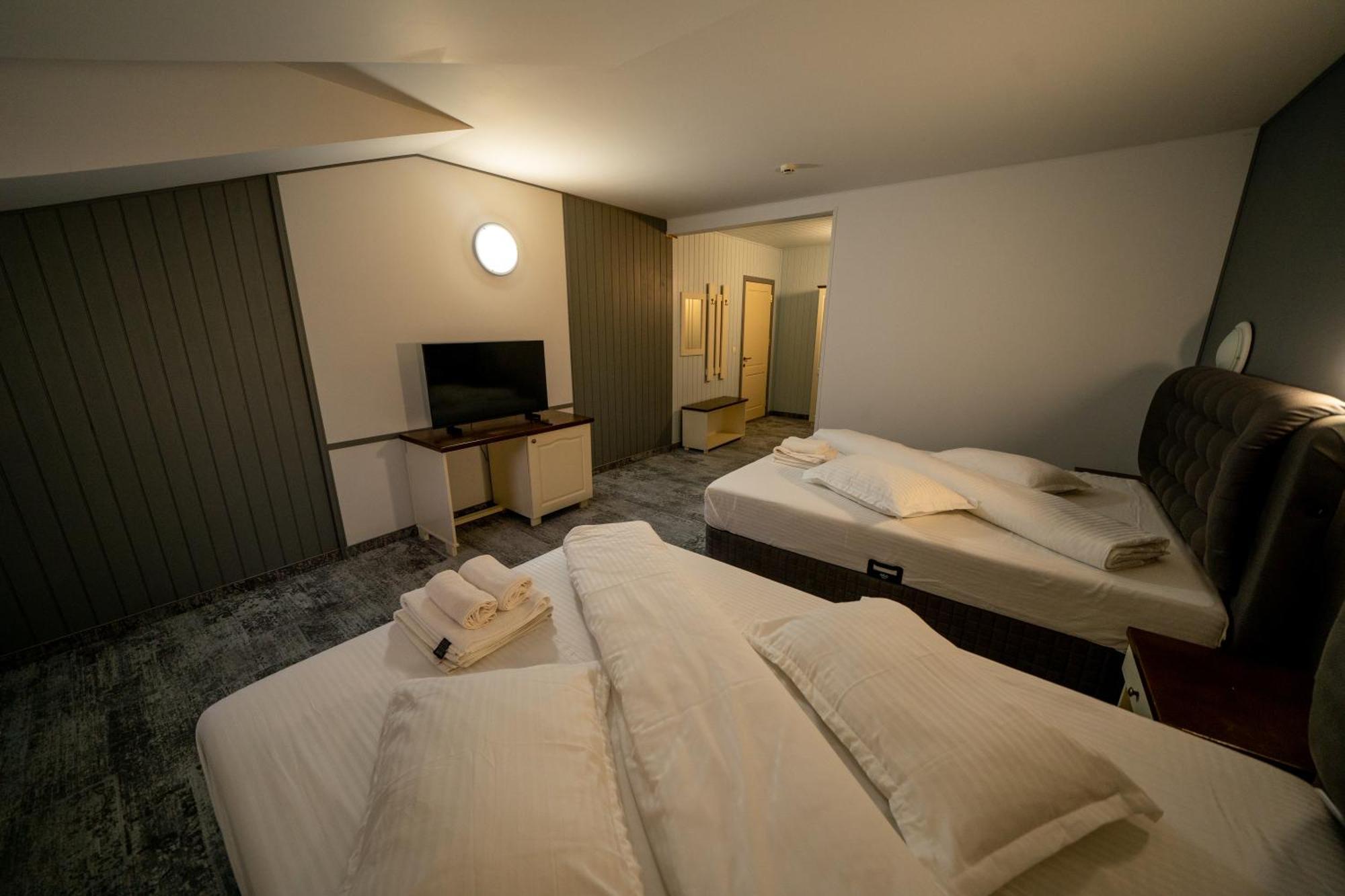 Popas Turistic Transfagarasan Hotel คือร์ตีโชอารา ภายนอก รูปภาพ